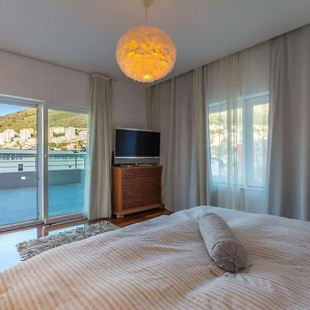 Apartment Marela *